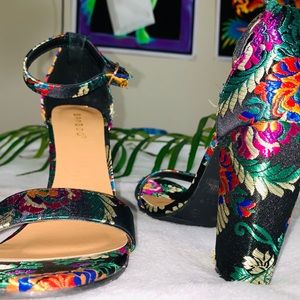 Size 7 1/2 Open toe Pumps